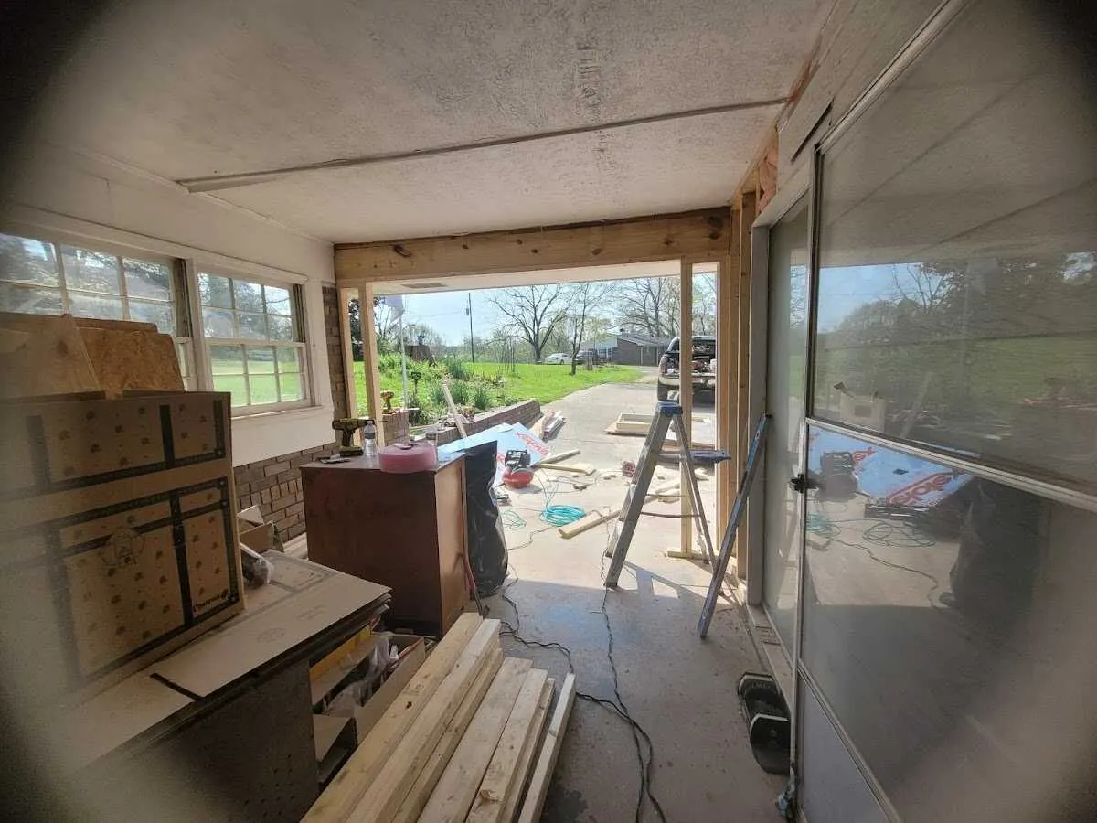 Air movers and dehumidifier for Drying & Dehumidification in Ypsilanti